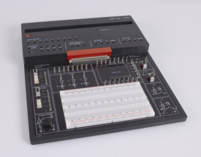 COM4LAB: Schaltungsentwurf mit Protoboard III