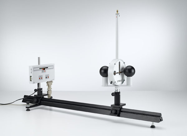 Bestimmung der Gravitationskonstante mit der Gravitations-Drehwaage nach Cavendish - Aufzeichnung der Auslenkungen und Auswertung mit IR Position Detector und PC