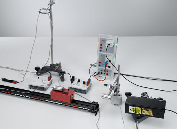 Untersuchung des Doppler-Effekts mit Ultraschallwellen - Aufzeichnung und Auswertung mit CASSY