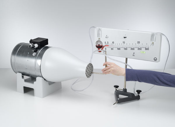 Bestimmung der Windgeschwindigkeit mit einer Drucksonde nach Prandtl - Druckmessung mit dem Feinmanometer