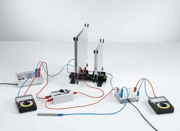 Parallel- und Reihenschaltung von Kondensatoren- Ladungsmessung mit dem Elektrometerverstärker