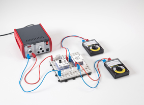 Aufzeichnung der Kennlinien eines Transistors