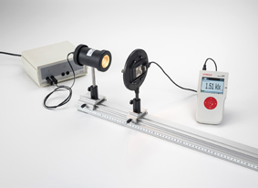 Bestimmung der Beleuchtungsstärke in Abhängigkeit vom Abstand der Lichtquelle - Messung mit Mobile-CASSY