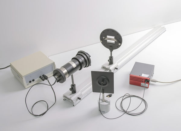 Reflexionsspektren verschiedener Materialien - Aufzeichnung und Auswertung mit einem Spektralspektrometer